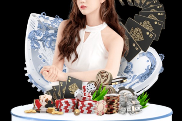 Giao diện trò chơi bài truyền thống và hiện đại trên ứng dụng Kubet