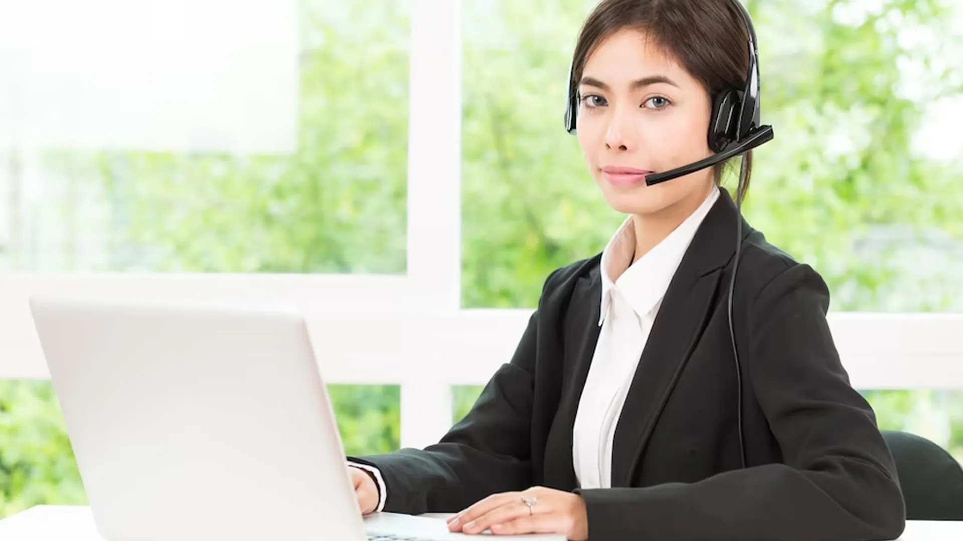 Đội ngũ hỗ trợ khách hàng Kubet chuyên nghiệp 24/7